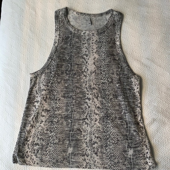 Z Supply Tops - S Supply Tank